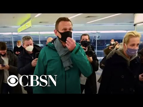 Russian opposition leader Alexey Navalny detained after returning to Russia