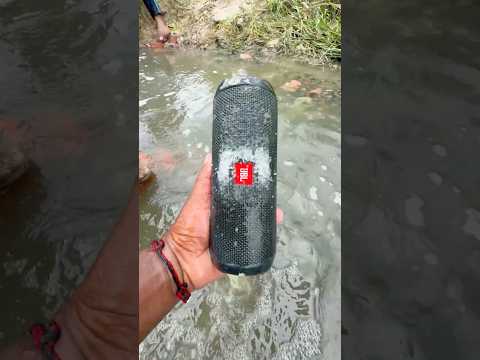 JBL flip2 essential speaker drop in mud