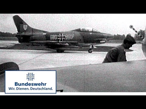 Classix: Düsenflugzeuge auf der Autobahn (1967) - Bundeswehr