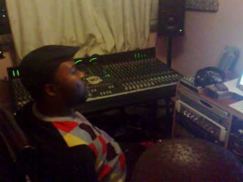 Fr Golly Imengo  au studio MMusic chez le Fr Mode Ngeni en Hollande