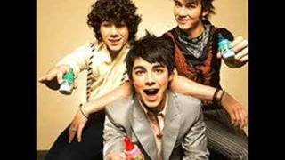 Jonas Brothers-Yo Ho (A Pirate&#39;s Life for Me)