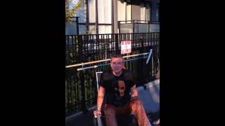 John accepte son Ice Bucket Challenge (2014)