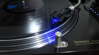Video thumbnail for technics 1210 m5g by seinfeld714