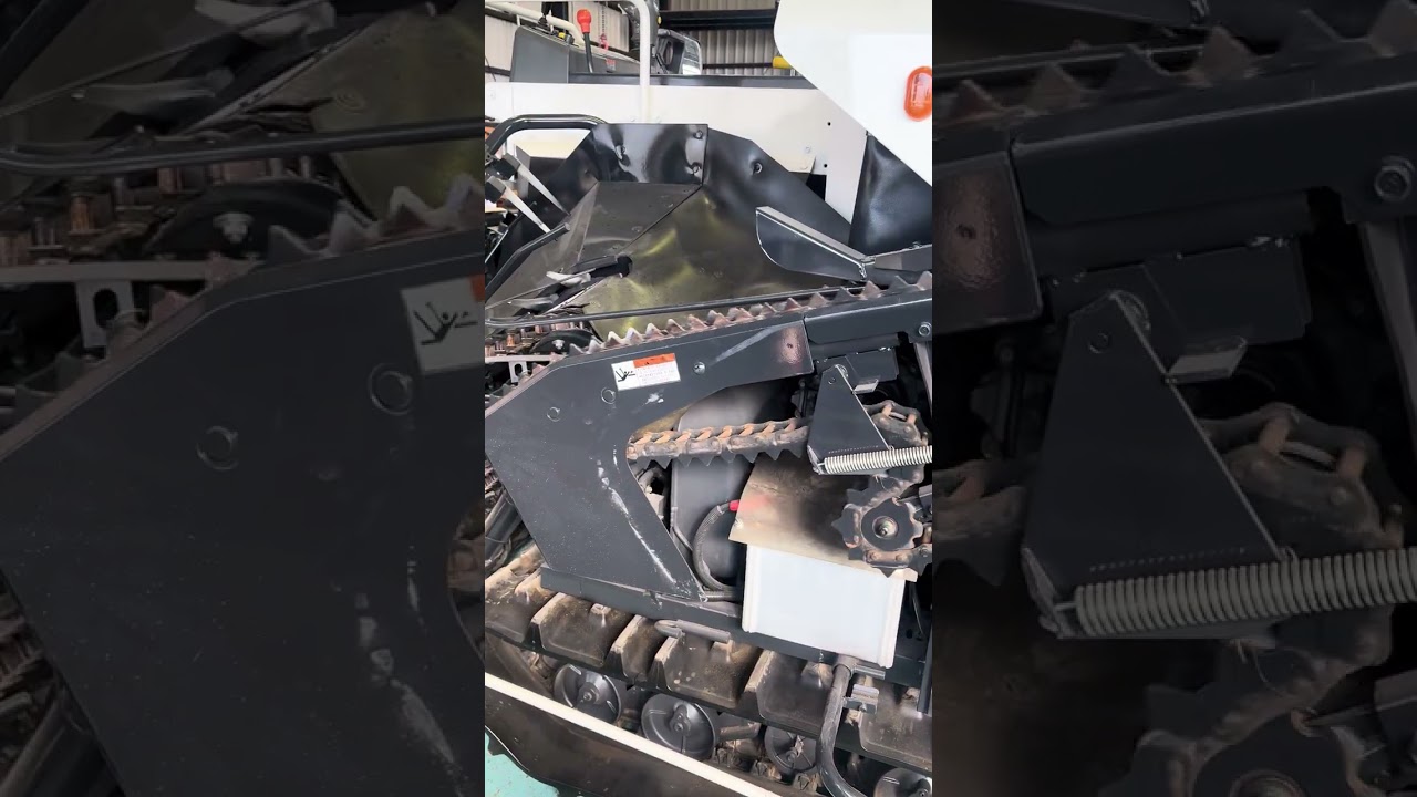 【本日の整備】今日は整備が完了していたため、コンバインの中の様子を特別に見せていただきました！#コンバイン #整備 #農機整備