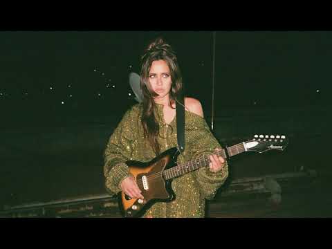 Jesse Jo Stark - A Pretty Place to Fall Apart