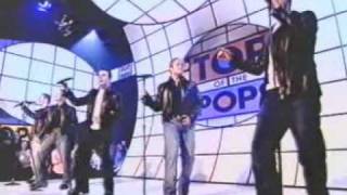 WESTLIFE - When You&#39;re Looking Like That [Live]TOTP 19/10/2001