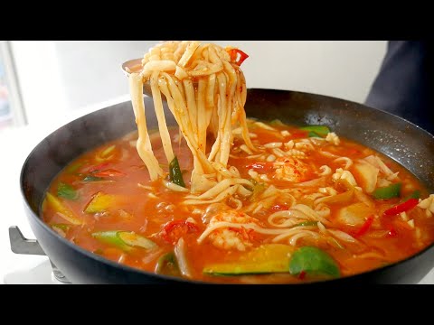 시장에서 먹는 시원한맛 '장칼국수' 이제 집에서 드세요.