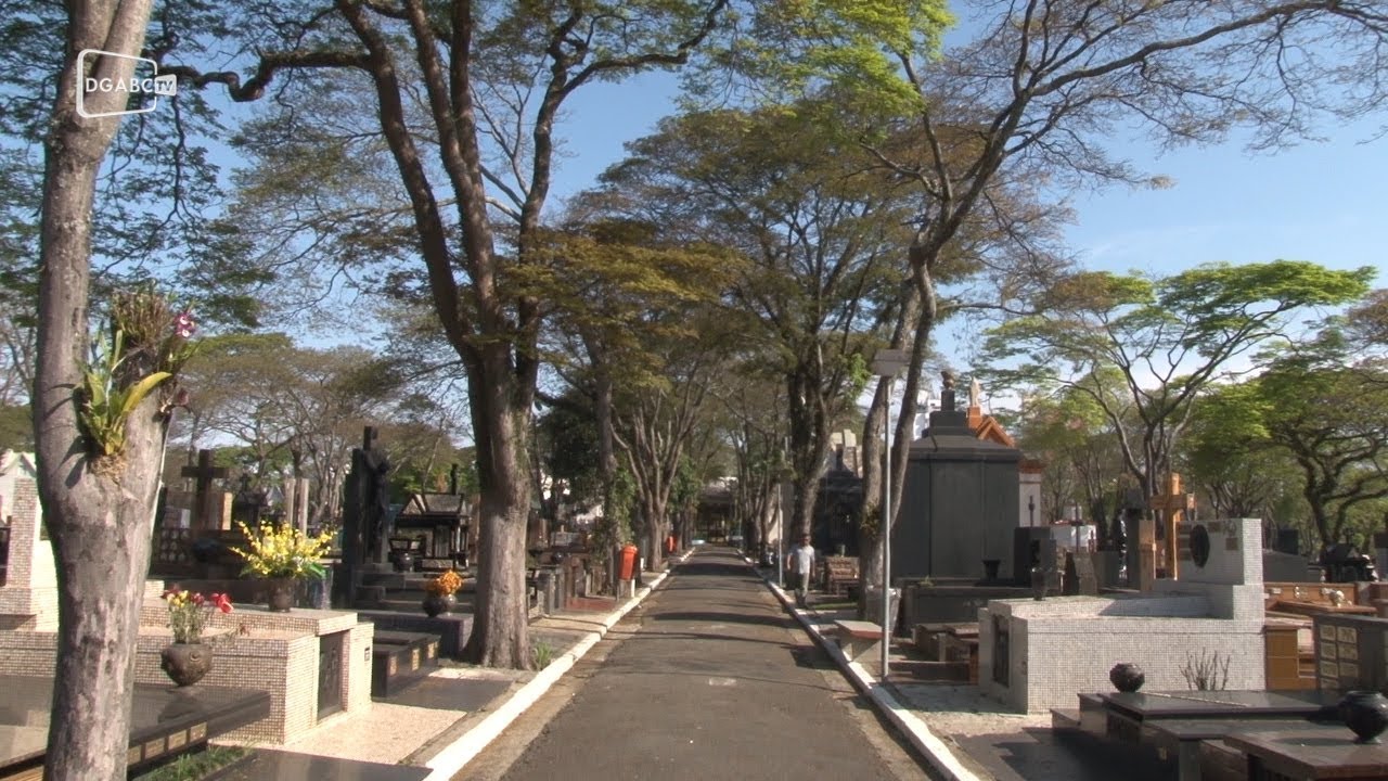 Cemitério da Vila Euclides promove tour cultural 