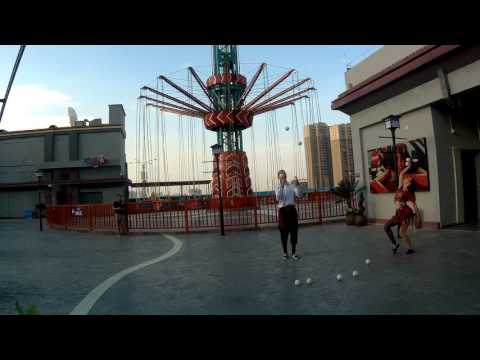 Duo Klimenko Jugglers balls