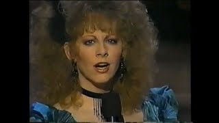 Reba McEntire | Cathy's Clown (live @ acm awards 1989)