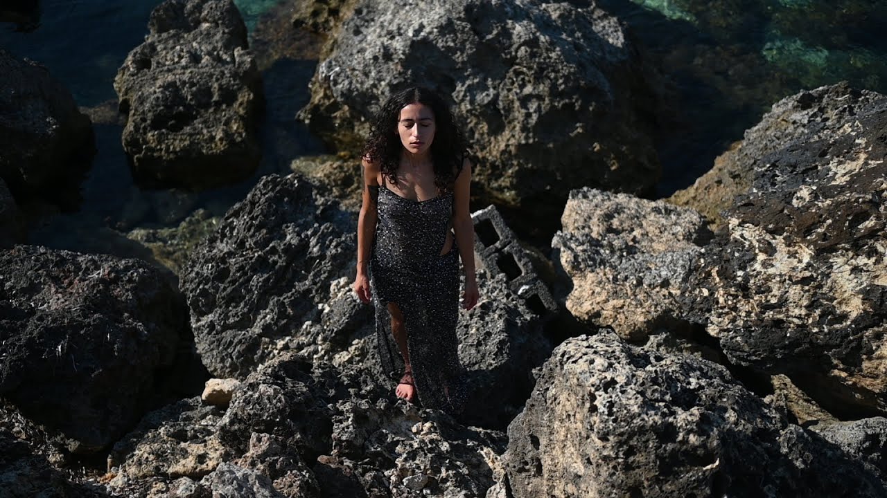 ĠENN - Reverberations (Official Lyric Visualiser) - YouTube