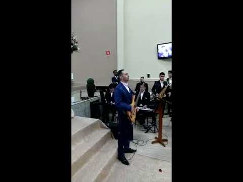 Yeshua Noiva Jéssica cantando Yeshua