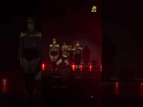 Jiří Korn zazářil během večera sportovců Kladna písní “Miss Moskva” ✨