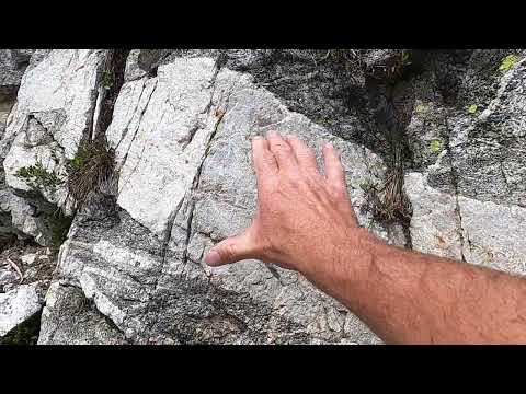 A tale of two granites in the Sawtooth Mountains, Idaho: Cretaceous gray rocks vs Eocene pink rocks