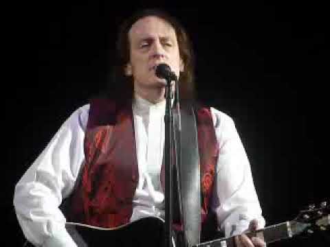 Tommy James & The Shondells "I Think We're Alone Now" (Acoustic) (Live in St Louis 11-20-2021)
