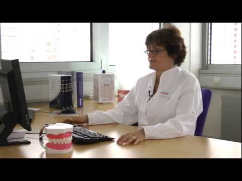 Darf man abends nach dem Zähneputzen noch etwas essen? elmex® Forschung