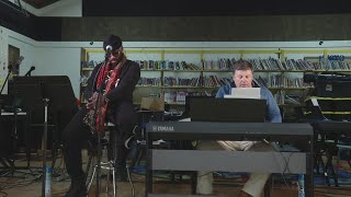 Delvin Choice performs "Crazy" on 207