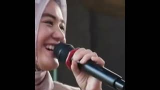 Download lagu artis panggung cantik dangdut Pantura mp3