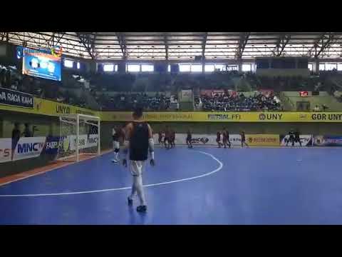Suasana GOR UNY jelang laga Final Four antara Blacksteel FC melawan SKN Kebumen