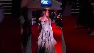 What makes you happy? ??✈️☀️