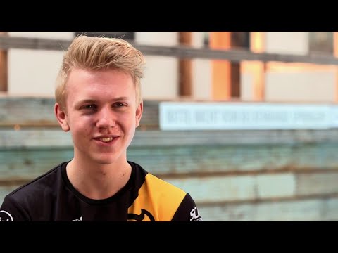 Welcome us to the Grand Finals of EU Challenger Series Summer 2015! Winner goes to LCS!