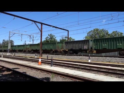 *Rare* 1103 / CM3312 with Qube ore train - 19/1/16