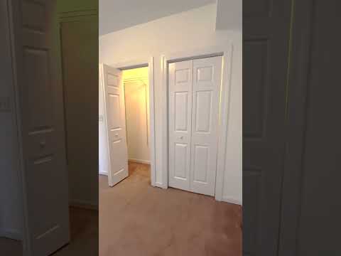 North Lincoln Square - 2 Bed / 1 Bath - In Unit Laundry property video