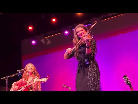 Pam Tillis with Ivy Phillips at Memorial City Hall Performance Center on 09.12.2024