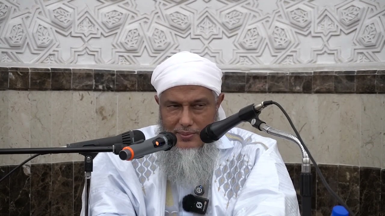 على من يدعوا الناس للخير أن لا يخالفهم في دعوته