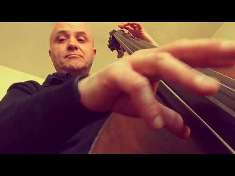 II-V-I Major 12 Keys progression Bass Line Play Along Backing Track workout exercise