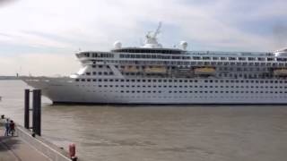 BALMORAL cruiseship leaving ANTWERP - 21/04/2014