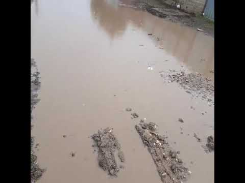 Strada din Vaslui cufundata in noroaie