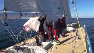 OneDLL drop the medium weight spinnaker during the Clipper Race