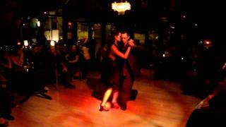 Dimitris Megalokonomos & Nazeli Papadaki en 'La Pebeta' - 1.