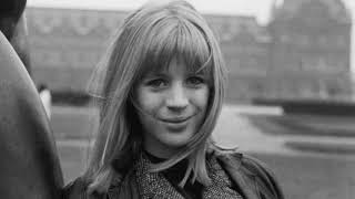 Angelo Badalamenti &amp; Marianne Faithfull - Who Will Take My Dreams Away