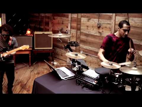 Manic Focus - Stronger  [COFRESI Remix Studio Performance]