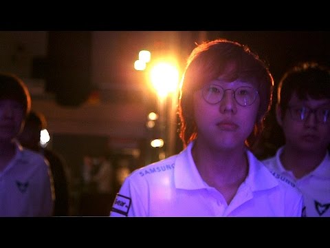 Sibling Rivalry: Samsung Blue and Samsung White