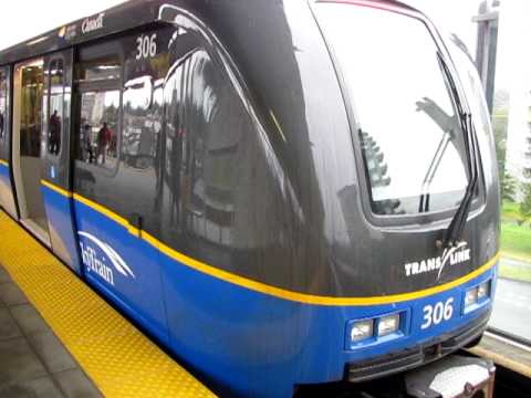 MkII, 2nd Gen SkyTrain at Lougheed Town Centre Station