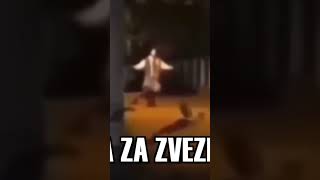 La ANCIANA que BAILA por la NOCHE APARECIÓ en MÁS PAÍSES | Baba Za Zvezdara #shorts #short