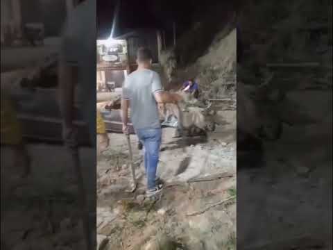 Deslizamiento de tierra en la Colonia Tovar, Aragua Venezuela a días del doble terremoto