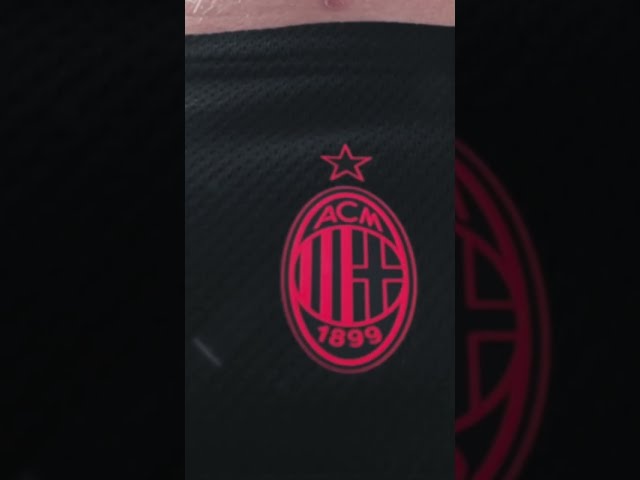 Vídeo relacionado con AC Milan - Bufanda Oficial Jacquard, Acrílico, Talla Única, Gráficos