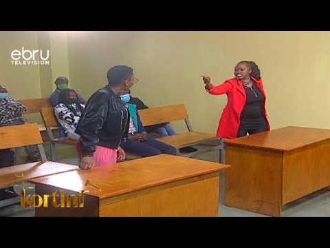 Accused Woman Gets Violent And Abusive In Court Giving Judge Hard Time To Hear The Case!