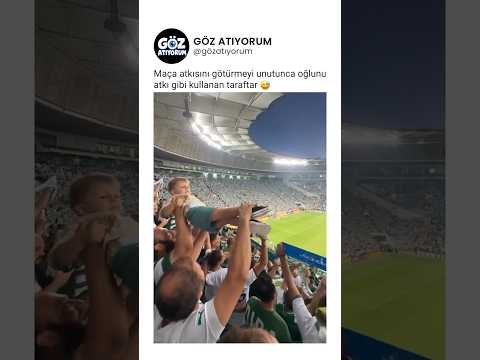 Maça atkısını götürmeyi unutunca oğlunu atkı gibi kullanan taraftar 😅