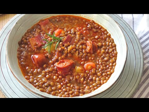 LENTEJAS CON CHORIZO y panceta. Receta tradicional.