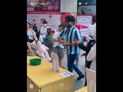 𝐋𝐚𝐫𝐠𝐞𝐬𝐭 𝐋𝐚𝐧𝐭𝐞𝐫𝐧 𝐏𝐚𝐫𝐚𝐝𝐞 𝐢𝐧 𝐁𝐮𝐤𝐢𝐭 𝐁𝐢𝐧𝐭𝐚𝐧𝐠 !" The record number of attendees makes this 7th Year Annual Lantern Parade an extra special one. 