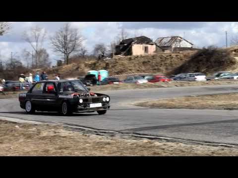 Ariel leci bokiem ;) BMW E30 335i