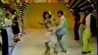 The Isley Brothers - Live it up (Soul Train Line 1974).avi