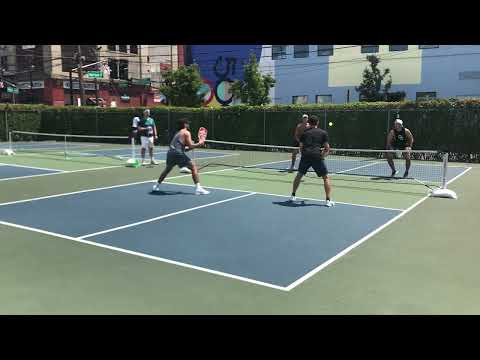 HIGHLIGHT: Righties vs Lefties Long Dink Battle!