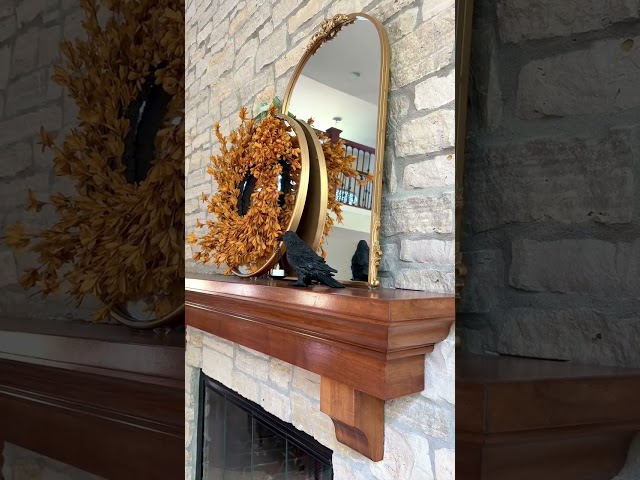 Vídeo relacionado con Lantern 3D Crow Lantern - Gótico Pendant Halloween Lamp, Creepy Spooky Hanging Decoration, Elegant Outdoor Indoor Lighting | Halloween Party Display for Apartment Fence Deck Railing Tree Branch