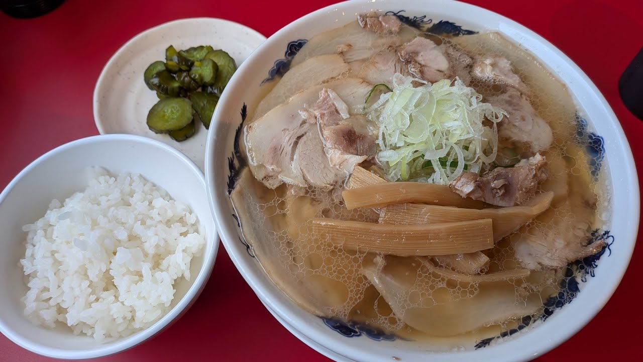 【京都ラーメン】ごはん無料の朝7時から営業する「ちゃん系ラーメン」の中華そば専門店が京都駅前にオープン！「チャーシュー麺＆ごはん」【中華そば尋】kyoto gourmet